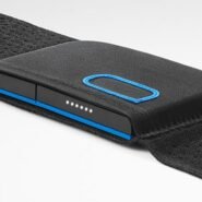 Ceinture noire avec dispositif électronique intégré