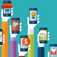 Illustration de mains tenant des smartphones avec diverses icônes