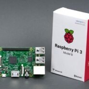 Carte mère et boîte du Raspberry Pi 3 modèle B