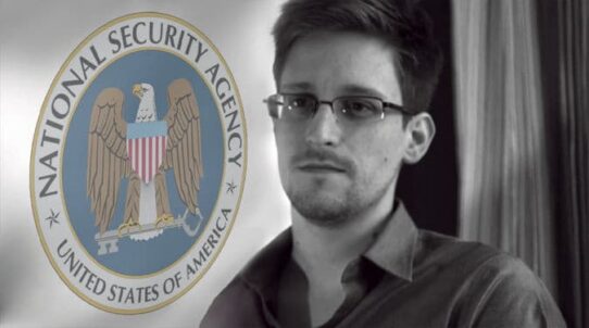 Edward Snowden présente une coque iPhone anti-surveillance