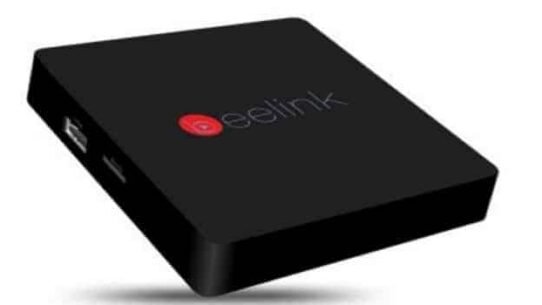 Box multimédia noire avec logo sur le dessus