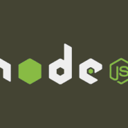 Logo de Node.js sur fond gris foncé