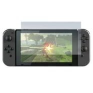 Console de jeu portable affichant un jeu d'aventure