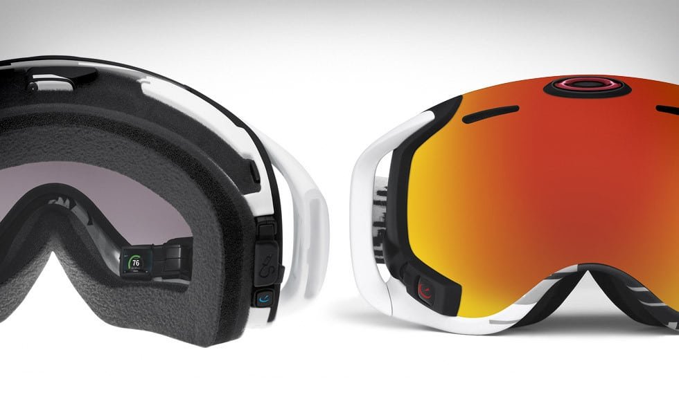 Lunettes de ski modernes avec écran intégré et verres ambrés