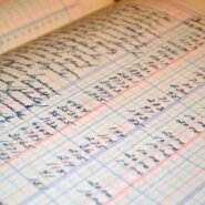 Page de registre comptable écrite à la main