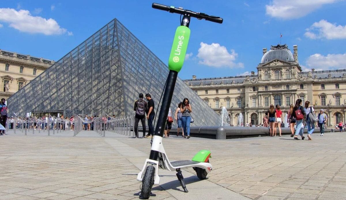 Des trottinettes électriques en libre-service à Paris