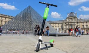 Des trottinettes électriques en libre-service à Paris