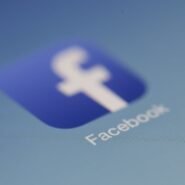 Icône de l'application Facebook sur un écran numérique