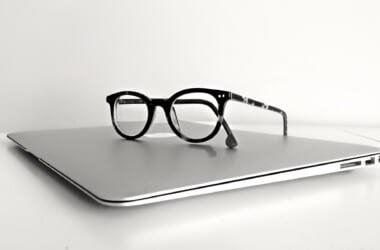 Porter des lunettes de vue en jouant aux jeux vidéo
