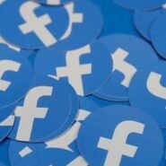 Plusieurs icônes bleues et blanches d'un réseau social