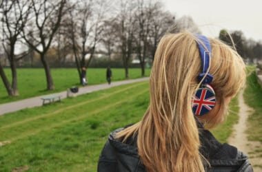 Comment progresser en anglais à l’aide d’Internet