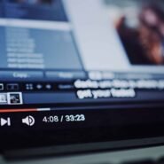 Lecture d'une vidéo sur un écran d'ordinateur