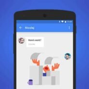 Écran de smartphone avec une application de messagerie ouverte