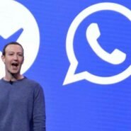 Homme devant les logos de Messenger et WhatsApp