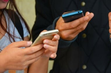 Une étude : abuser du smartphone rendrait mauvais élève