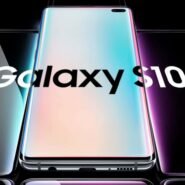 Smartphone Galaxy S10 Plus sur fond noir