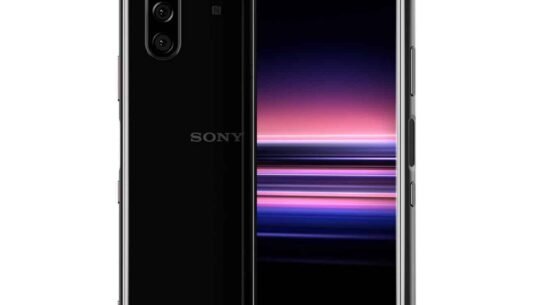 Smartphone Sony Xperia noir avec écran allumé et design moderne