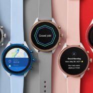 Cinq montres connectées colorées affichant diverses fonctionnalités