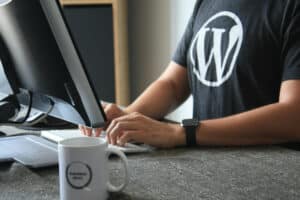 Quels sont les avantages et inconvénients d’utiliser WordPress ?