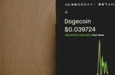 Le Dogecoin : faut-il investir dans la crypto-monnaie « blague » ?