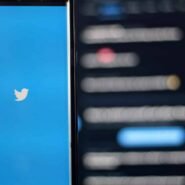 Écran de démarrage de Twitter sur un téléphone portable