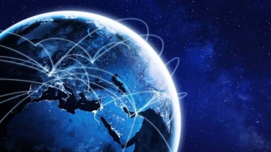 Planète Terre vue de l'espace avec des connexions lumineuses