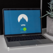 Ordinateur portable affichant une connexion VPN active
