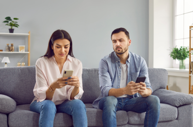 6 applications pour lire les SMS d’un autre portable