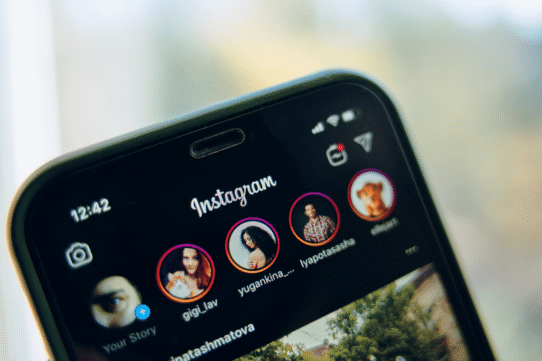 Écran de smartphone affichant l'application Instagram