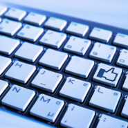 Clavier avec touches de pouce levé et baissé