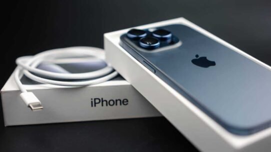 Nouveau modèle d'iPhone avec boîte et câble de chargement