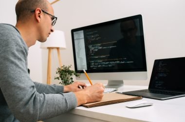 Devenir analyste SOC quel parcours de formation suivre
