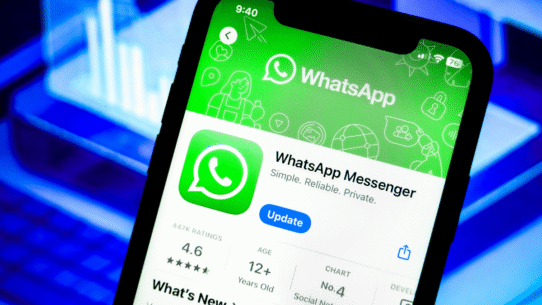 Écran de mise à jour de WhatsApp sur un téléphone