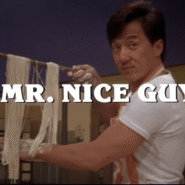 Personne préparant des nouilles avec du texte Mr. Nice Guy