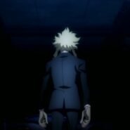 Personnage animé de dos dans un couloir sombre