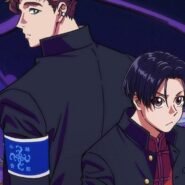 Deux personnages d'anime en uniforme devant un décor nocturne