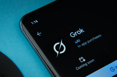 Grok peut maintenant se souvenir de vos conversations passées