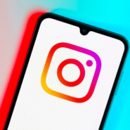 Logo Instagram sur l'écran d'un smartphone