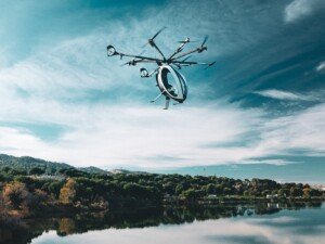 Franky Zapata tombe à l'eau avec son AirScooter