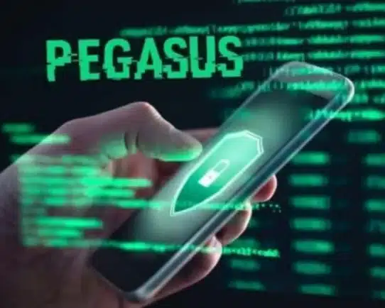 Téléphone avec mot de passe et texte Pegasus en arrière-plan