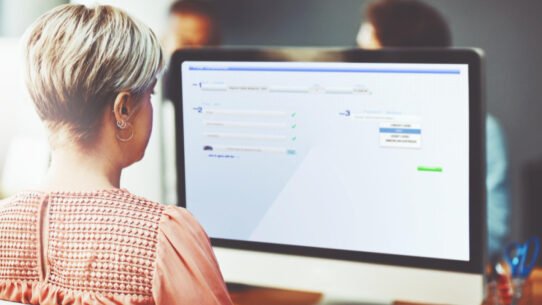 Écran Mac affichant une recherche d'emails