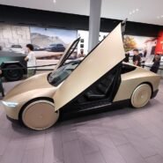 La Tesla Cybercab à Santana Row en 2024.