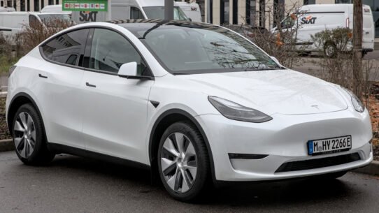La Tesla Model Y est la voiture 100% électrique la plus immatriculée en France le mois dernier.